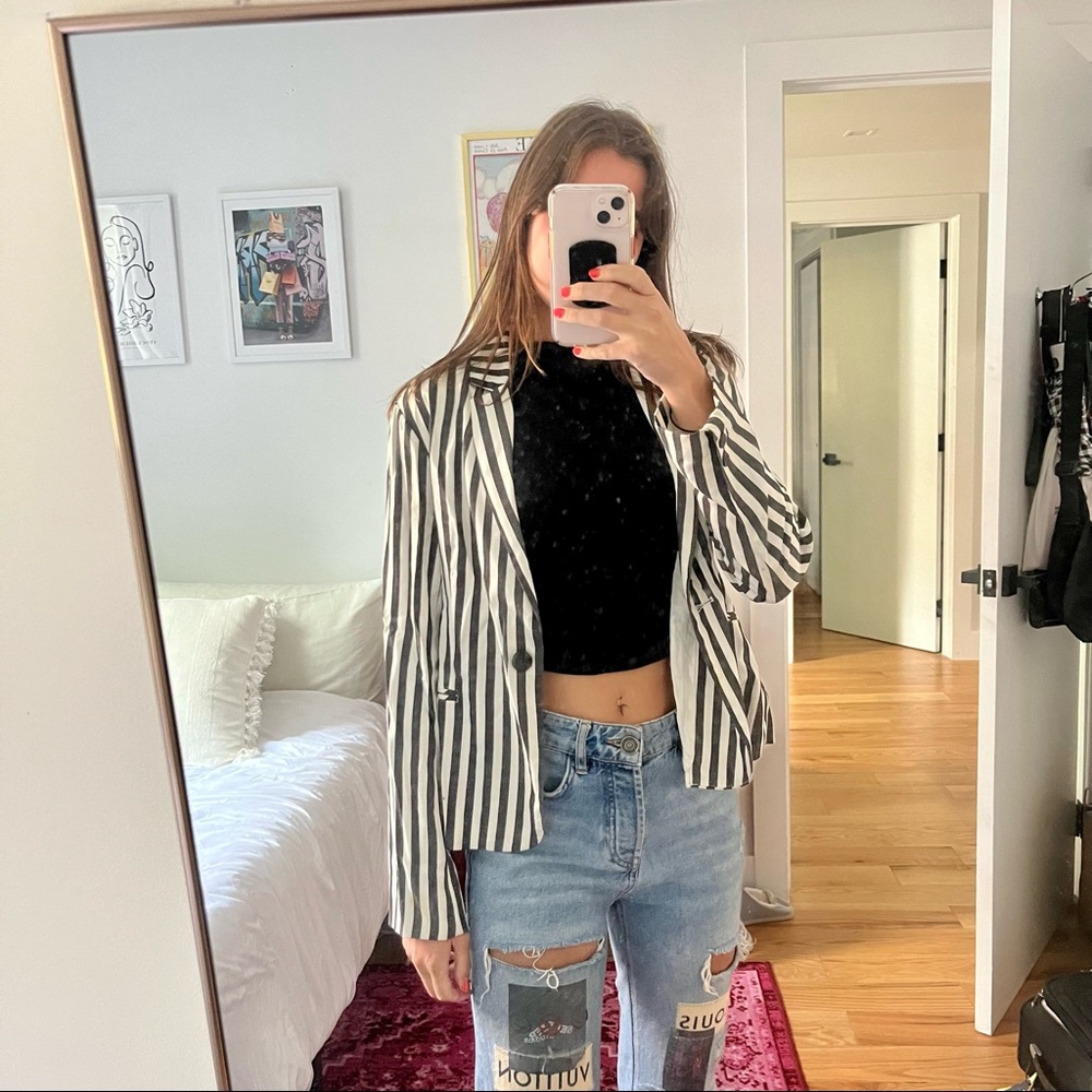 Pin-stripe Vintage blazer💄
